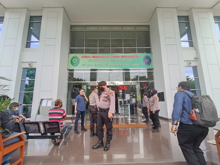 Pengamanan sidang Munarman di PN Jaktim