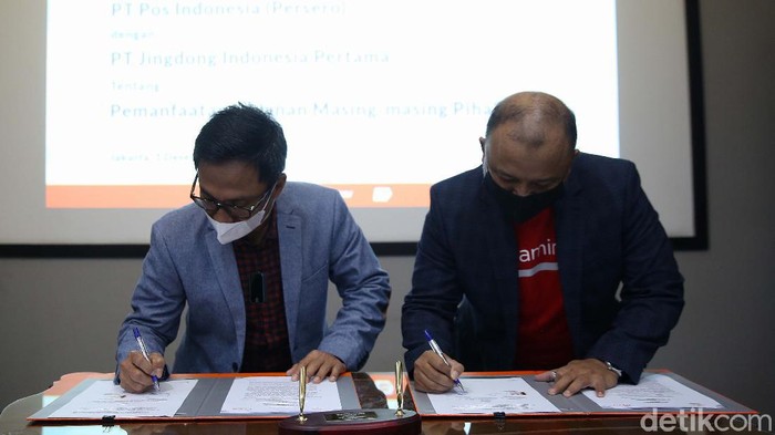 Pos Indonesia Sinegi dengan JD.ID PT. Pos Indonesia bersinergi dengan JD.ID. Kerja sama ini untuk memberikan solusi dalam layanan kurir, logistik dan sistem pembayaran.