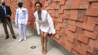 Penyanyi Rihanna yang bernama asli Robyn Rihanna Fenty ini lahir di pulau Karibia pada tahun 1988. (AP/David McD Crichlow)
