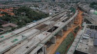 Stasiun Halim direncanakan terintegrasi dengan LRT dan BRT melalui BRT Plaza dan Skybrigde yang menghubungkan stasiun Kereta Cepat Halim dengan Stasiun LRT.