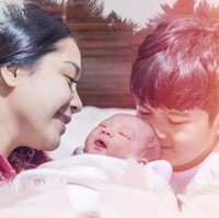 Melalui video di channel YouTube nya itu Raffi juga menjelaskan makna dari nama sang anak. Rayyan itu cahaya pintu surga. Jadi Rayyanza cahaya ketampanan anak laki-laki yang ada cahaya, ketampanan, pintu surga. Malik itu adalah raja, mudah-mudahan kelak dia bisa menjadi pemimpin dan Ahmad itu terpuji. Jadi dia anak laki-laki yang memiliki cahaya ketampanan, pintu surga, dan juga menjadi pemimpin, dan juga memiliki sifat terpuji, terang Raffi Ahmad dalam video YouTube Lahirans Baby Number 2-Press Conference. Foto: YouTube/Rans Entertainment