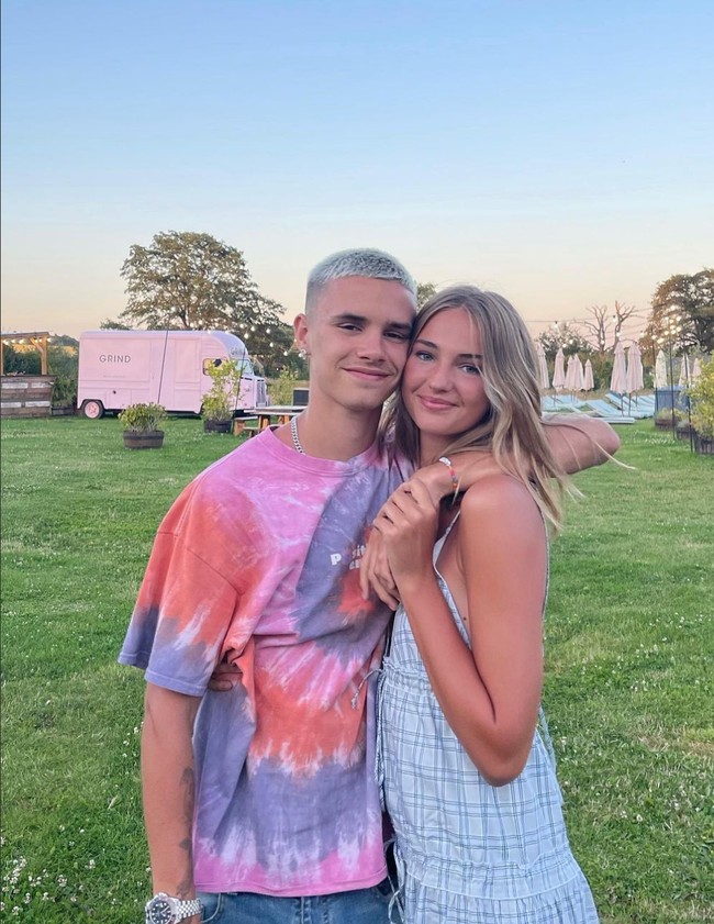 Jalinan asmara Romeo Beckhan dan Mia Regan bertahan selama 3 tahun, sebelum keduanya berpisah karena pilihan karier. Foto: Instagram