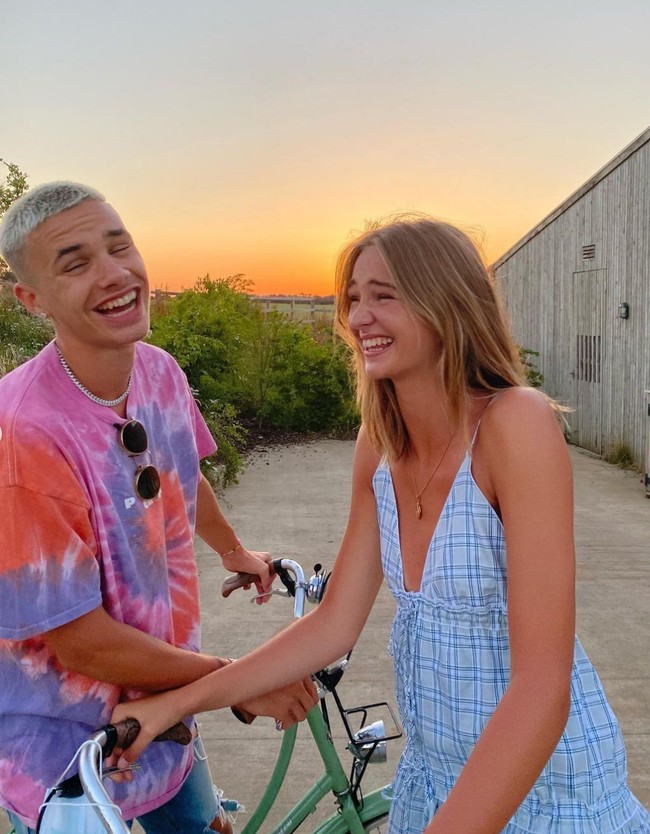 Romeo Beckham memutuskan mengakhiri hubungannya dengan model dan influencer Inggris itu demi meniti karier sebagai pesepakbola profesional. Foto: Instagram