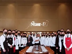Resto Baru Salt Bae di Arab Saudi Diprotes karena Kemahalan