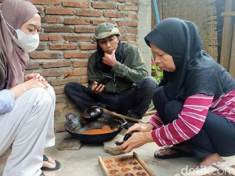 Unik Banget! Ada Sekolah Gula Jawa di Bukit Menoreh