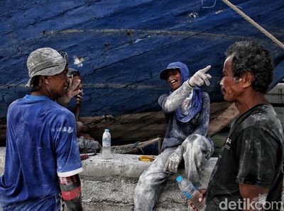Cerita Kuli Panggul Pelabuhan, Otot Maksimal Pendapatan Minimal