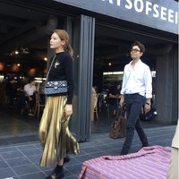 Jung Kyung Ho merupakan penggemar berat grup kekasihnya, Girls’ Generation. Keduanya semakin dekat saat Sooyoung membintangi drama Korea Dating Agency Cyrano pada 2013. Tak sedikit penggemar yang berharap mereka segera menikah setelah delapan tahun berpacaran. Foto: dok. Twitter