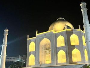 Kisah Suami Bangun Rumah Replika Taj Mahal untuk Istri