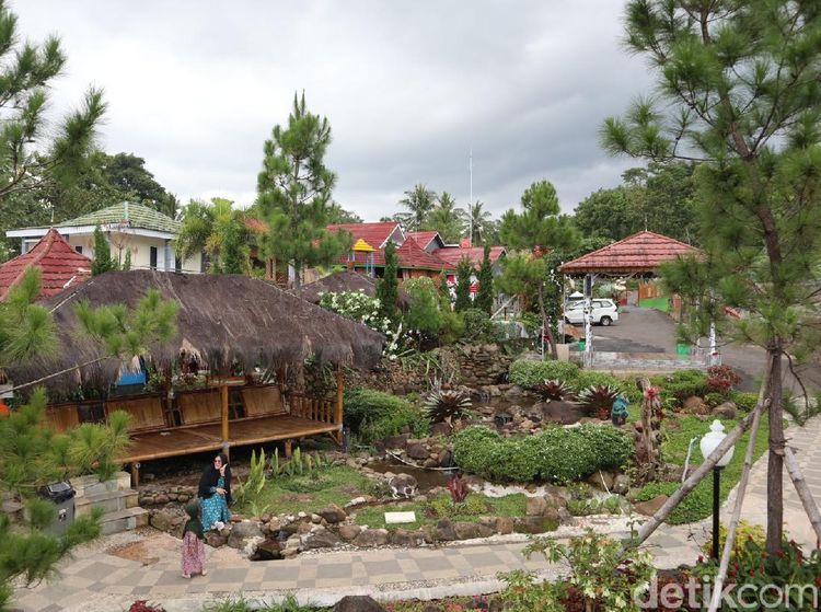 Cantiknya Teras Cibulakan, Tempat Healing Asyik di Kuningan