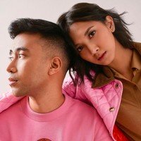 Vidi Aldiano dan Sheila Dara menjalin cinta pertama kali pada 2016. Hubungan keduanya tak mulus pada awalnya hingga akhirnya putus. Foto: Noel/detikHOT