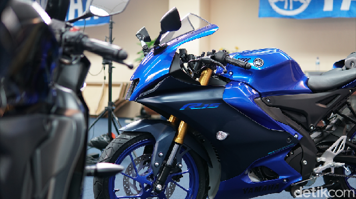 Yamaha All New R15 Connected