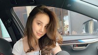 Sebelum kembali ke Melbourne, wanita berkulit putih ini menikmati kopi terakhirnya di Indonesia. Last coffee in Indo #kembalimerantau, tulisnya pada Februari 2020.