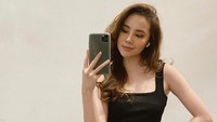 Keseharian Agatha Chelsea bisa dilihat di akun Instagramnya. Saat ini ia punya lebih dari 1,6 juta followers.