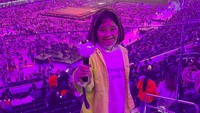 Bilqis adalah salah satu ARMY cilik yang beruntung bisa nonton konser BTS di Amerika Serikat. Foto: dok. Instagram Ayu Ting Ting