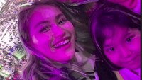 Ayu Ting Ting bersama Bilqis dan Assyifa rencana akan berada di Amerika selama 8 hari. Senangnya! Foto: dok. Instagram Ayu Ting Ting