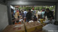 Bulog hadir ke pelosok daerah Kupang guna memenuhi kebutuhan sehari-hari warga. 