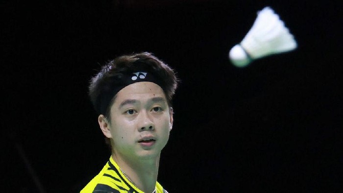 Curi Perhatian, Kevin Sanjaya Tampir Mempesona dengan Headband Kevin Sanjaya Sukamuljo tampil berbeda dengan mengenakan headband saat tampil di BWF World Tour Finals 2021. Sekadar buat gaya atau ada alasan lainnya?