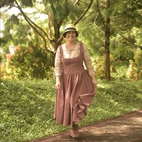 Lewat unggahan di Instagram, ibu dua anak ini mengungkap kalau bobotnya sudah sangat berlebih. Foto: Instagram/@cynthia_lamusu