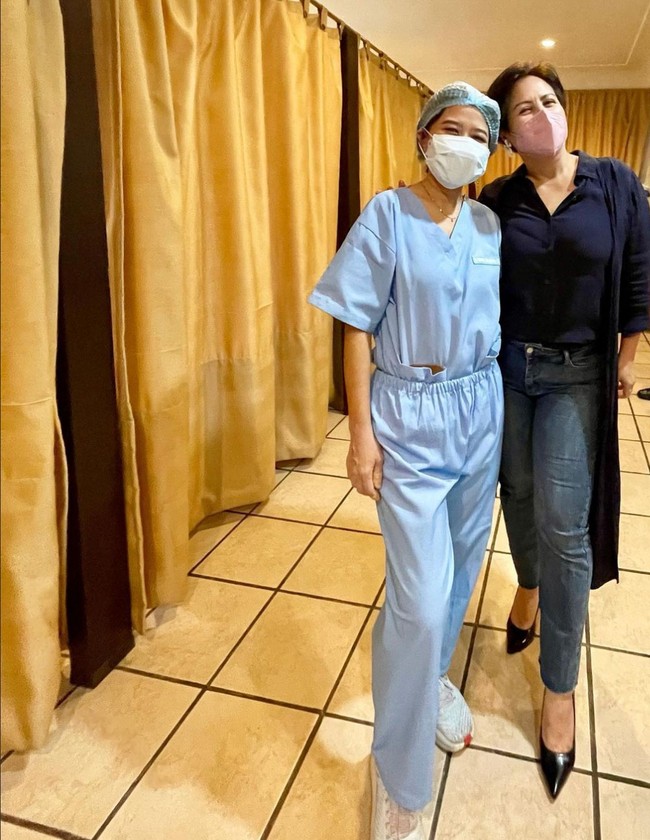 Satu minggu menjalani program, bobotnya sudah turun hingga 2 kg. Konsisten diet dan olahraga, celana jeans yang awalnya kesempitan itu kini sudah bisa dipakai lagi. Foto: Instagram/@cynthia_lamusu