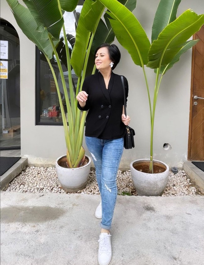 Dalam 2,5 bulan berat badan Cynthia Lamusu turun hingga 14 kg. Lingkar pinggangnya pun menyusut 17 cm. Foto: Instagram/@cynthia_lamusu