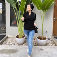 Dalam 2,5 bulan berat badan Cynthia Lamusu turun hingga 14 kg. Lingkar pinggangnya pun menyusut 17 cm. Foto: Instagram/@cynthia_lamusu