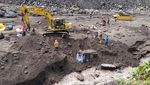 Foto-foto Truk Terseret Lahar Hujan Merapi