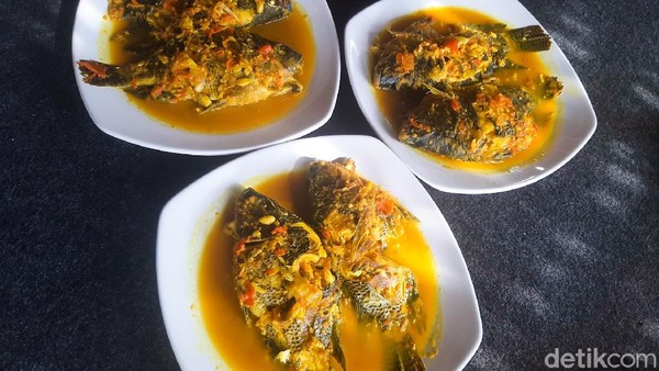 Nikmatnya Ikan Nila Khas Sembalun Berbumbu Kuning Gurih