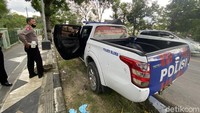 Sebelumnya diberitakan, polisi menangkap dua orang dalam peristiwa pengejaran bak film action yang viral. Dua orang ini diamankan karena gelagatnya mencurigakan, karena justru tancap gas saat dirazia petugas.