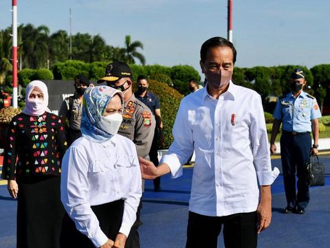 Jokowi Bareng Iriana Bertolak ke Bali,