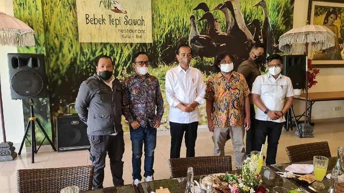 Jokowi Bersama Relawan di Bali