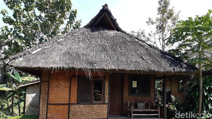Kampung Budaya Sindang Barang Kampung Budaya Sindang Barang