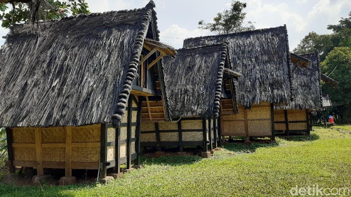 Kampung Budaya Sindang Barang Kampung Budaya Sindang Barang
