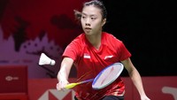 Setelah kalah 21 - 7 di game pertama. Game kedua Jia Min Yeo tidak melanjutkan pertandingan alias retired meski skor baru 15 - 9. AP Photo/Dita Alangkara  