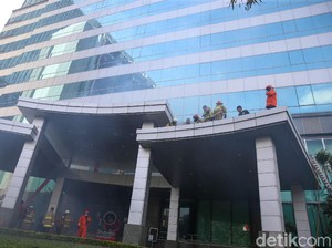 Polisi Segera Tetapkan Tersangka Kasus Kebakaran Maut Gedung Cyber 1