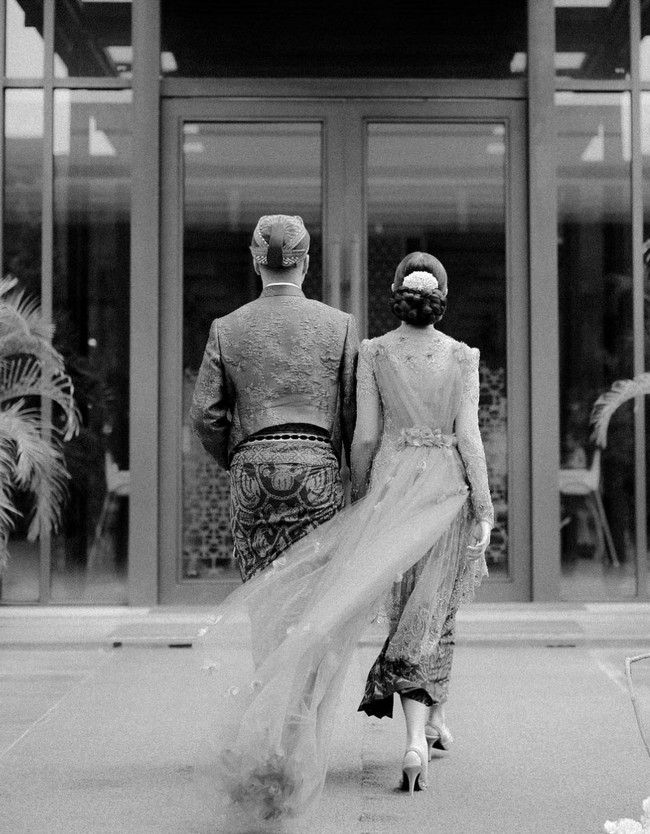 Sebelumnya, Vidi Aldiano sudah meminta Sheila Dara menjadi istri, saat tengah berulang tahun pada 29 Maret 2021. Ketika itu, ia memberikan sebuah cincin sebagai tanda keseriusannya dengan bintang film ‘Nanti Kita Cerita Tentang Hari Ini’ tersebut. Foto: Instagram