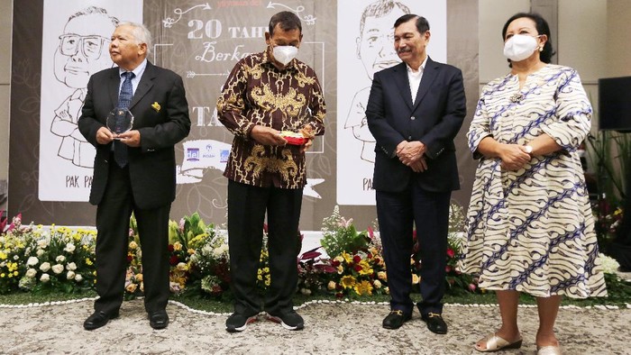 Luhut Dukung Pendidikan Berkualitas di Pelosok Luhut Dukung Pendidikan Berkualitas di Pelosok
