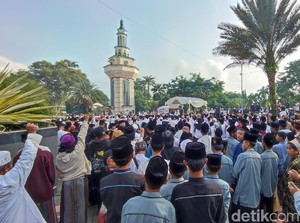 Sambut Reuni 212, Massa Padati Masjid Agung Ciamis