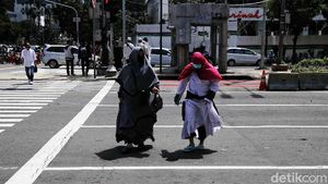 Massa Reuni 212 di Sarinah Membubarkan Diri