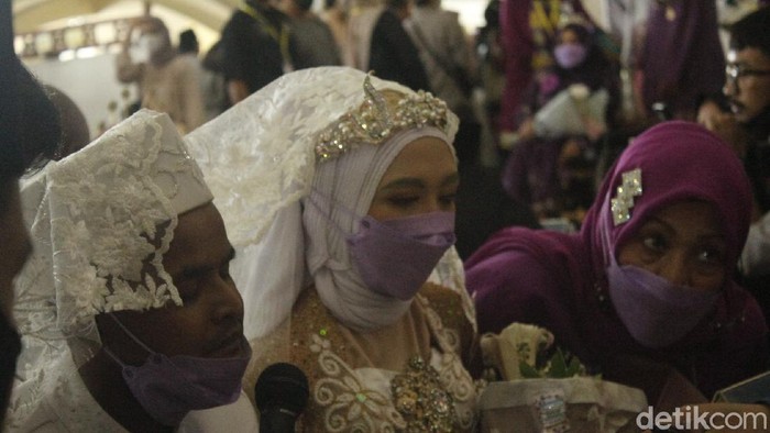 Melihat pasangan difabel nikah massal di Bandung