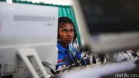Menariknya, pilar utama sekolah ini adalah Anak Harus Kenyang dibandingkan Anak Berprestasi atau harus pintar, Victor mengatakan jika anak kenyang maka kondisi fisik bisa prima dan proses pembelajaran berhasil baik.