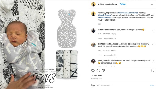 Tak habis-habisnya membuat tercengang, kali ini baby Rayyanza tampak mengenakan outfit berwarna abu-abu yang bergarga setengah juta. Newborn Swaddle Up Bamboo itu dibanderol dengan harga sekitar Rp 549 ribu, sedangkan kain yang dikenakan sebagai alas tidurnya berasal dari merek Australia Aden and Anais. Mid-Night 3-pack Silky Soft Swaddles dibanderol dengan harga sekitar Rp 510 ribu. Foto: Instagram/@fashion_nagitaslavina
