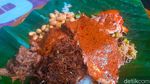 Cuma Rp 10 Ribu Bisa Kenyang Makan Nasi Campur Khas Lombok