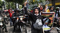Massa diarahkan ke kawasan Tanah Abang.