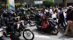 Brimob dan TNI Dorong Massa Reuni 212 ke Tanah Abang