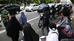 Brimob dan TNI Dorong Massa Reuni 212 ke Tanah Abang