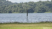 Berbeda dengan danau-danau lainnya yang dikelola untuk tujuan wisata massal, Danau Tamblingan ini lebih disukai para wisatawan yang ingin menepi dari keramaian. Suasananya juga mendukung karena dikelilingi hutan.  