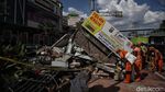 Pos Lantas PGC Jaktim Mulai Dievakuasi Usai Diseruduk Bus TransJ