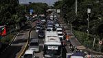 Pos Lantas PGC Jaktim Mulai Dievakuasi Usai Diseruduk Bus TransJ