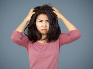 Ini 9 Penyebab Rambut Rontok Parah yang Perlu Diwaspadai