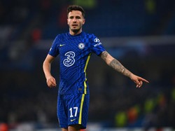 Selanjutnya ada Saul Niguez yang dipinjam Chelsea dari Atletico Madrid selama musim 2021/2022 dengan opsi pembelian permanen, tapi sepertinya kalah saing dengan penghuni lini tengah Chelsea lainnya. Getty Images/Richard Heathcote.